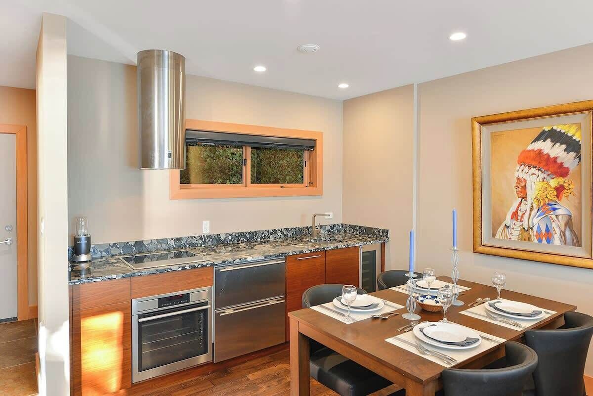 Oven, stovetop, dishwasher, coffee/tea maker