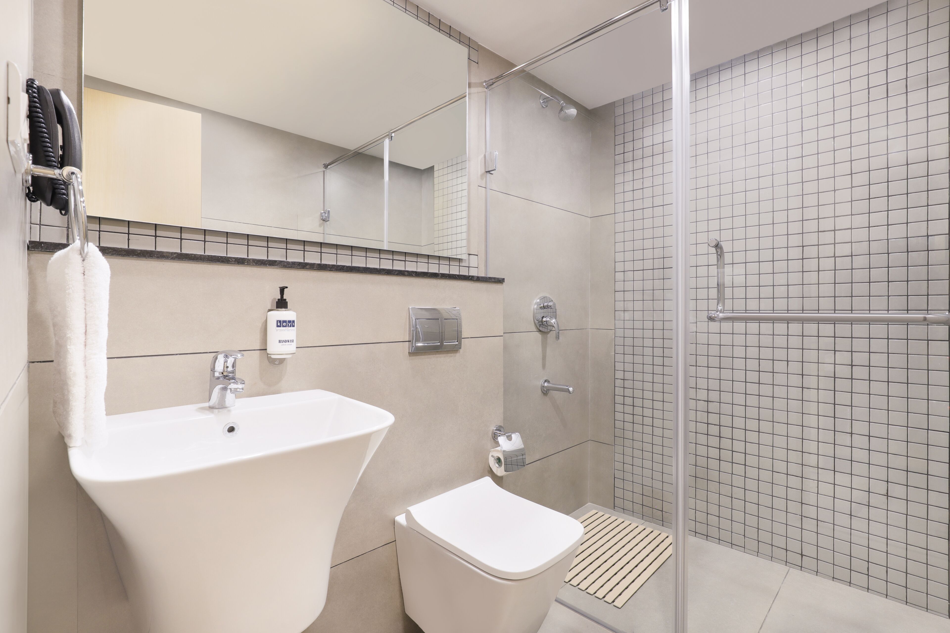 superior twin room | bathroom