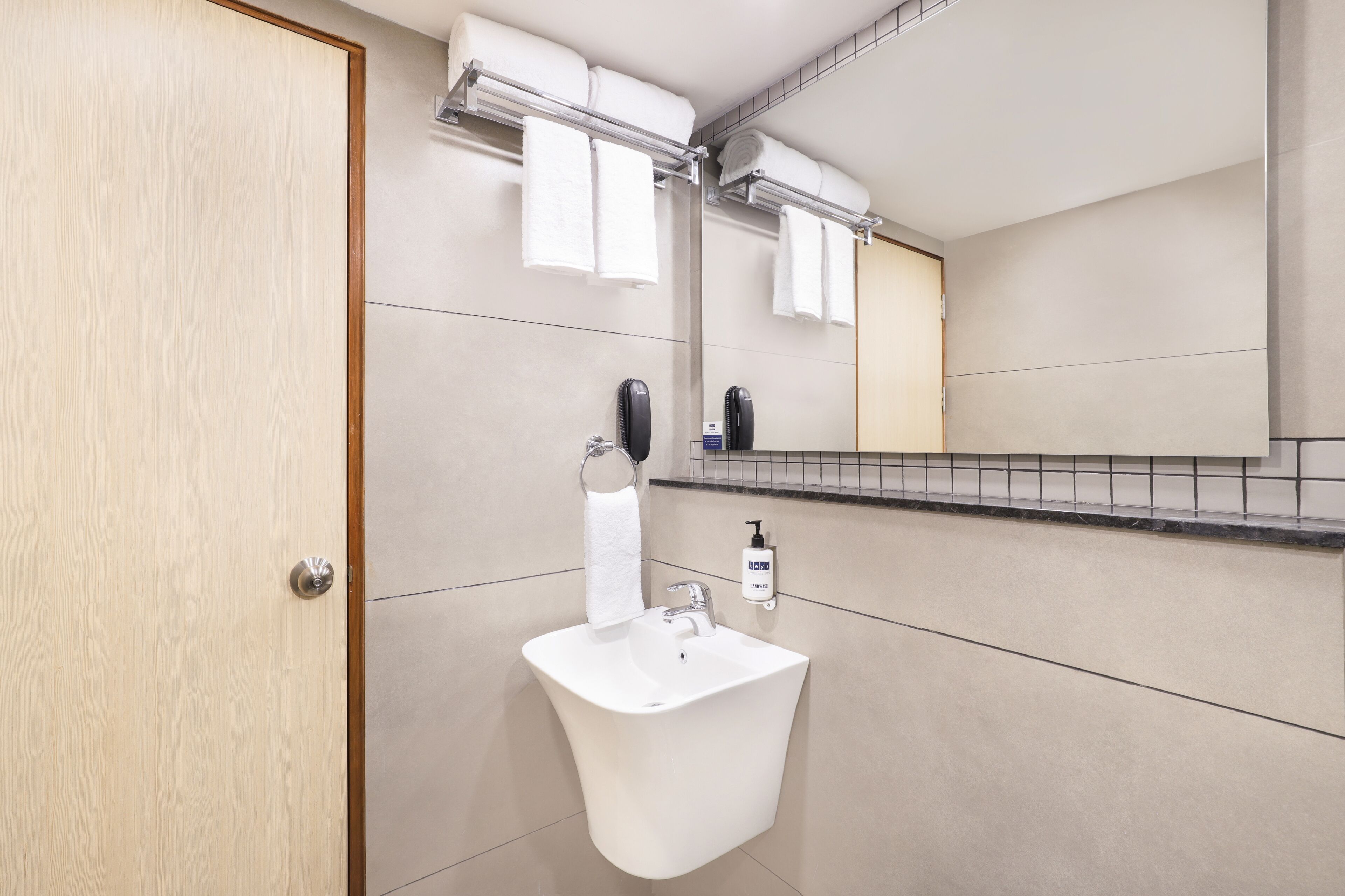 superior twin room | bathroom