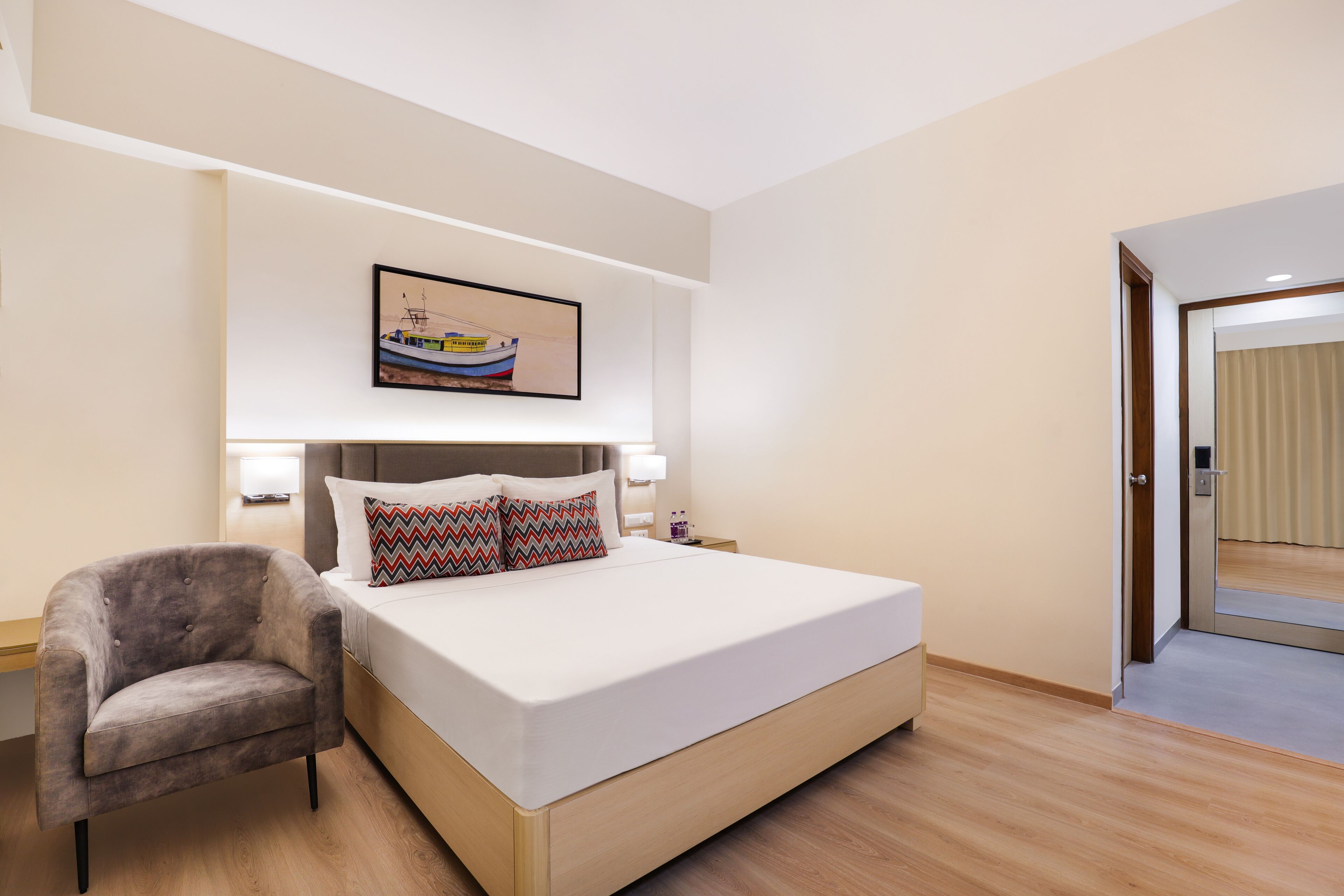 deluxe double room | rollaway beds, bed sheets