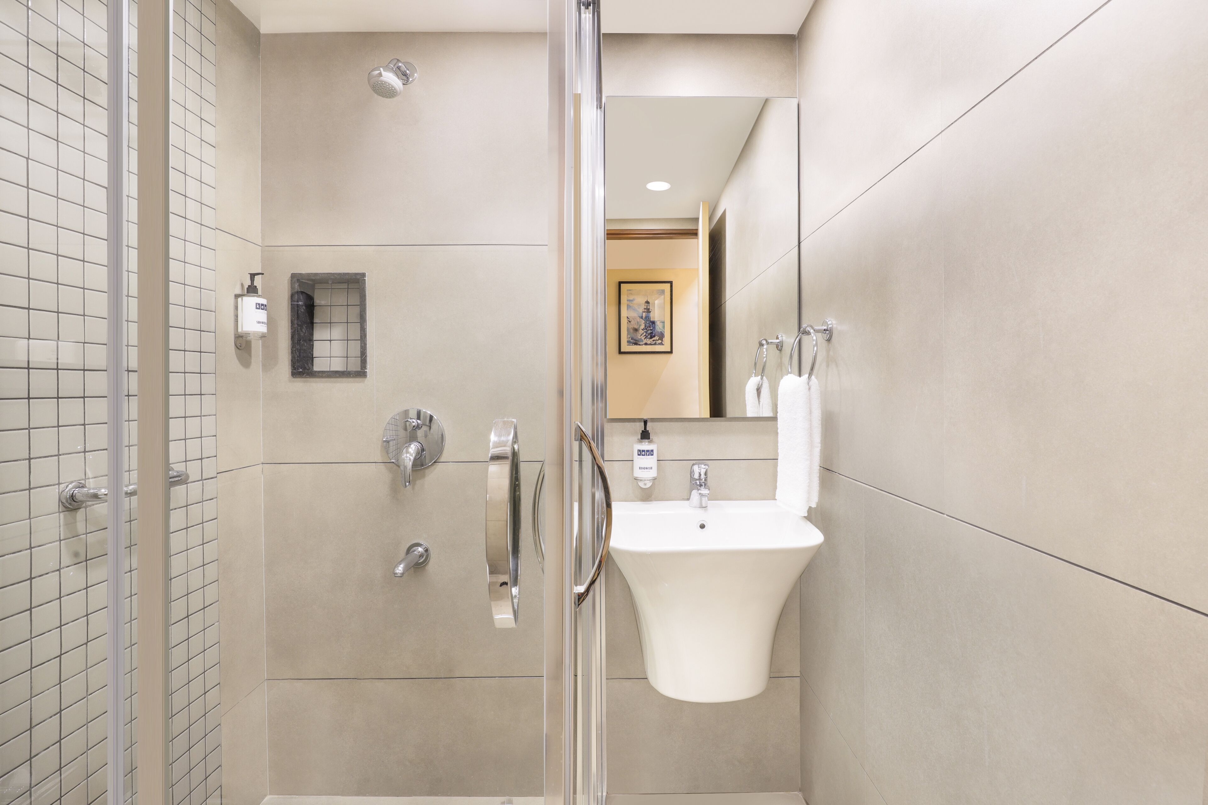 superior double room | bathroom