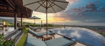 Breathtaking Clifftop Luxury at Lovina!