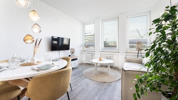 Classic Suite | Living area | 50-inch Smart TV with digital channels, TV, Netflix