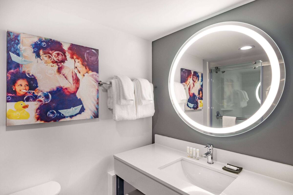 combined shower/bathtub, free toiletries, hair dryer, towels