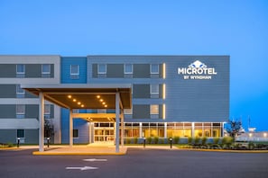 Exterior - Microtel Inn & Suites By Wyndham Rehoboth Beach (Rehoboth Beach)