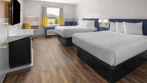Room, 2 Queen Beds, Non Smoking, Corner (Wide Bathtub) - Microtel Inn & Suites By Wyndham Rehoboth Beach (Rehoboth Beach)