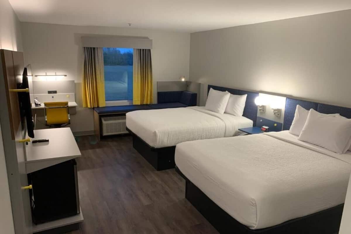 Desk, laptop workspace, blackout drapes, free WiFi