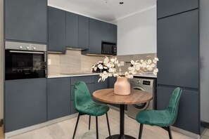 Deluxe Apartment | In-room dining