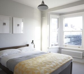 3 bedrooms, Internet - Cosy home in london with garden and parking (Croydon)