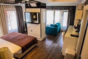 Family Quadruple Room | Peti besi dalam bilik, dihias secara berasingan