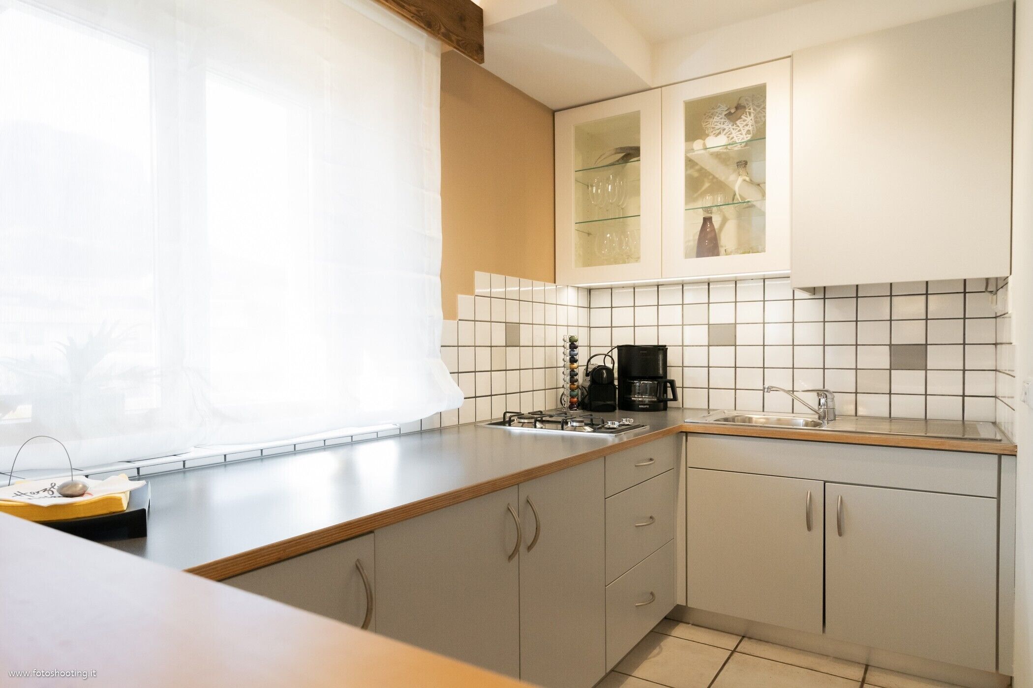 Fridge, stovetop, coffee/tea maker, toaster