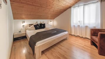 7 bedrooms, free WiFi, bed sheets