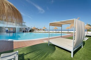Pool - Vacation Home "Island Village Heights" with Sea View, Shared Pool & Wi-Fi (Adeje)