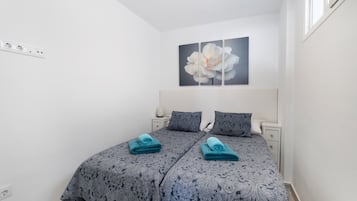1 chambre, fer et planche Ă repasser, Wi-Fi gratuit, draps fournis
