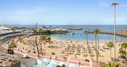 Holiday Apartment 'Los Geranios 304' with Shared Pool, Private Terrace and Wi-Fi