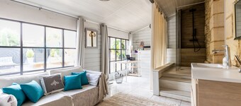 Demeure en pierre avec piscine