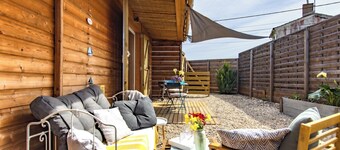 Chalet "in Medoc 3" with Private Garden & Wi-Fi