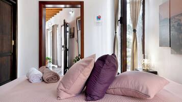 1 dormitorio, tabla de planchar con plancha, wifi gratis y ropa de cama