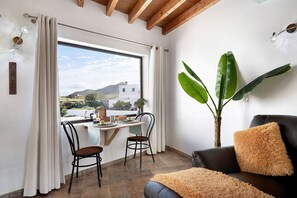 Interior - Holiday Home 'Guenia I' with Mountain View, Wi-Fi and Air Conditioning (Teguise)