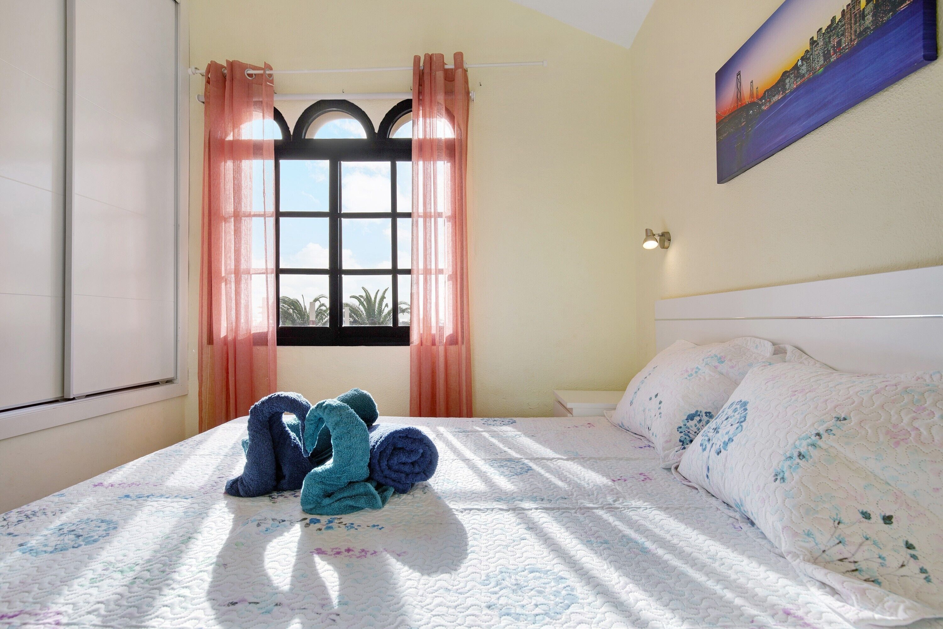 1 chambre, fer et planche à repasser, Wi-Fi gratuit, draps fournis