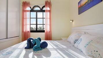 1 chambre, fer et planche Ă repasser, Wi-Fi gratuit, draps fournis