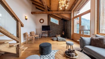 TV, peis og stereoanlegg