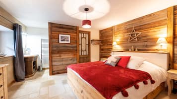 5 Schlafzimmer, Schreibtisch, Bügeleisen/Bügelbrett, kostenloses WLAN