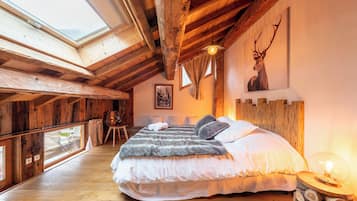 5 bedrooms, iron/ironing board, free WiFi, bed sheets