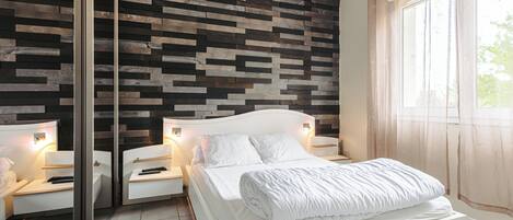 4 bedrooms, iron/ironing board, free WiFi