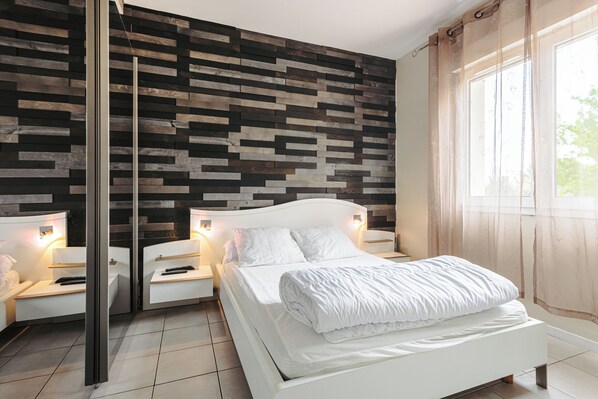 4 chambres, fer et planche à repasser, Wi-Fi gratuit