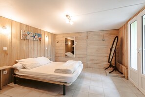 4 Schlafzimmer, Bügeleisen/Bügelbrett, kostenloses WLAN