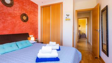 2 bedrooms, iron/ironing board, free WiFi, bed sheets