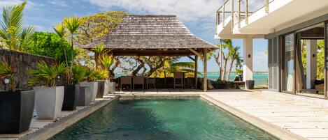 2 piscinas al aire libre