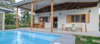 NEW Construction! AC Fiber Private Pool Walk to Beach!