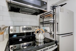 Refrigerador, microondas, parrilla de estufa y lavavajillas