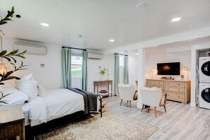 1 habitación, tabla de planchar con plancha, wifi y ropa de cama 