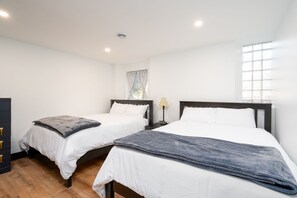 3 bedrooms, desk, free WiFi, bed sheets