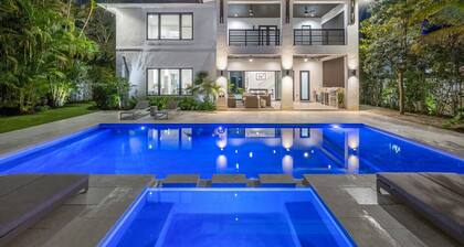 Brand new Villa with Pool/Jacuzzi/GameRoom