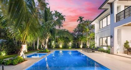 Brand new Villa with Pool/Jacuzzi/GameRoom