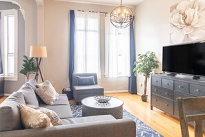 Smart TV, Netflix, streaming services