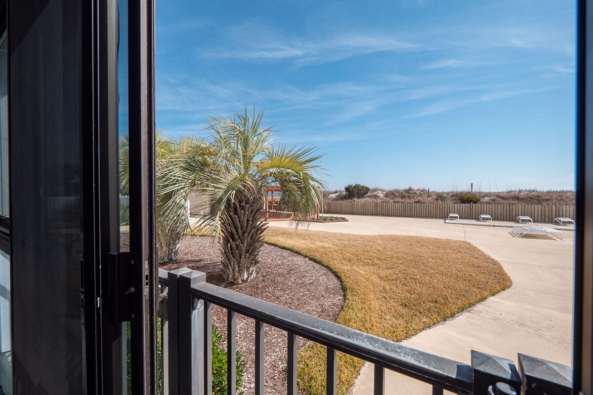 Home sweet home! 2BR/2BA oceanfront condo w/ pool