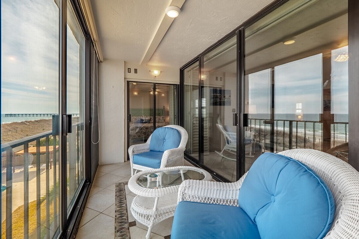 Enjoy horizon views and community pool at 2BR/2BA oceanfront condo