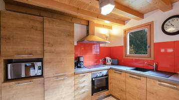 Réfrigérateur, micro-ondes, four, lave-vaisselle