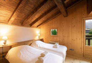 4 Schlafzimmer, Bügeleisen/Bügelbrett, Bettwäsche