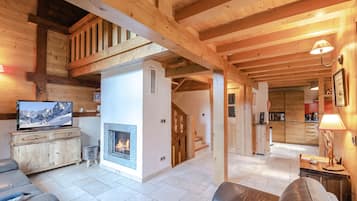 Télévision, cheminée