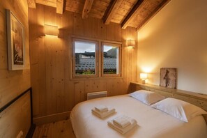 4 Schlafzimmer, Bügeleisen/Bügelbrett, Bettwäsche