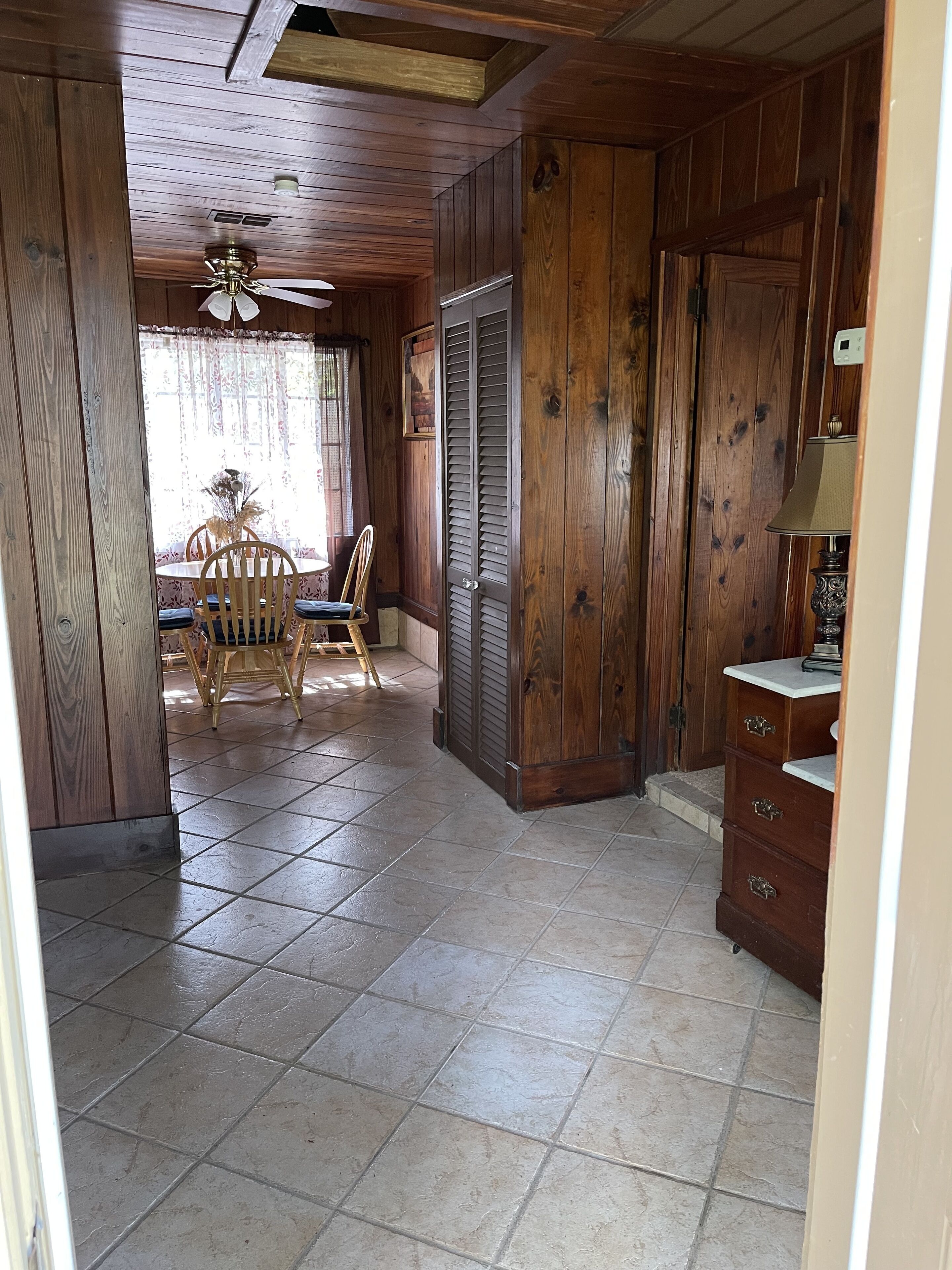 Cozy, Fully Remodeled 1924 Carriage House