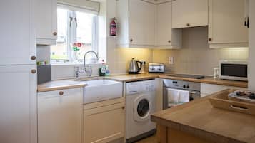 Refrigerador, microondas, horno y lavavajillas