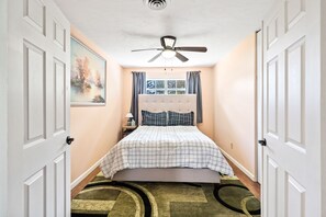 4 habitaciones, escritorio y cortinas blackout 