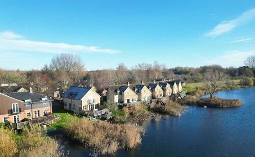 Mill Village 68, Somer House (P)